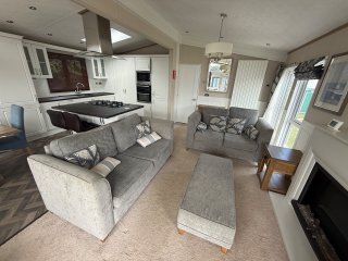/photos/9340/f1e251af-b605-c2ab-6dd3-ecc95a411bb4_i320x240.jpg